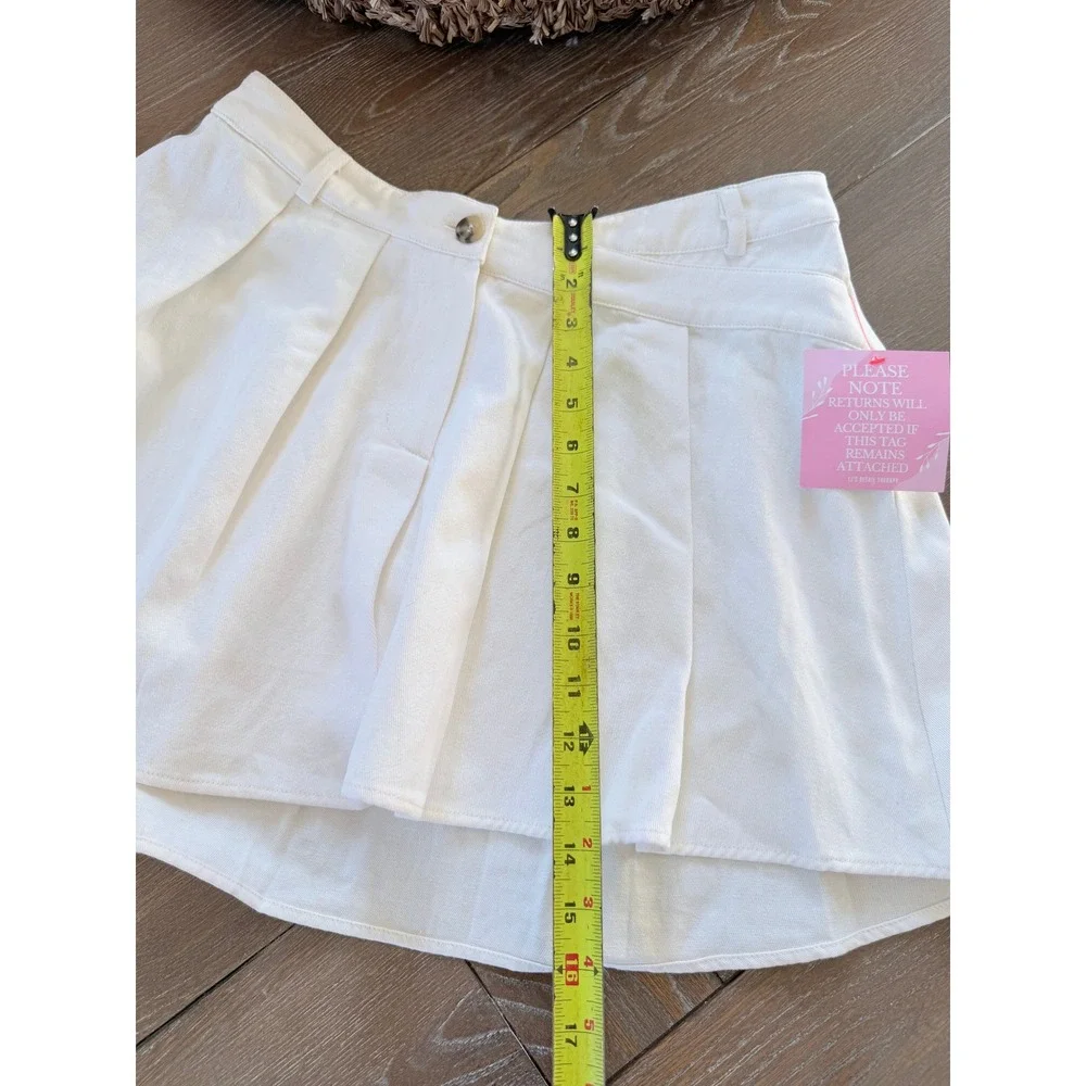 NWOT Le Lis Collection Pleated Mini Skort‎ Womens White Large
